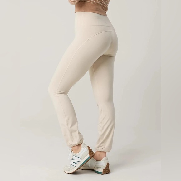 aerie Pants - Aerie OFFLINE The Hugger Cinch Pant - Cake Batter XS